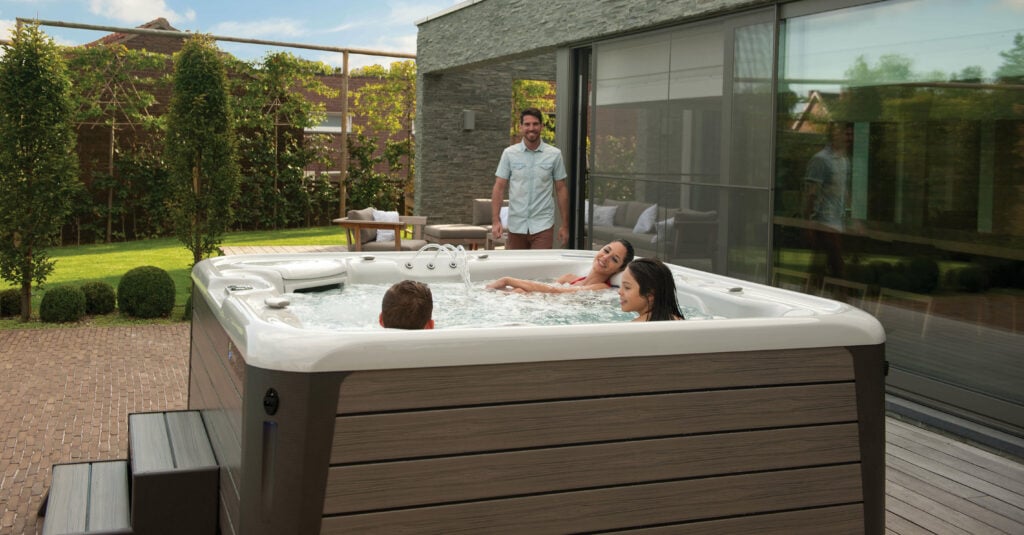 Hot tub ultimate buyer&rsquo;s guide